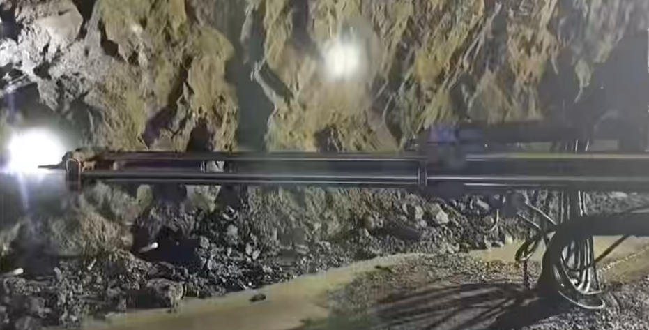 Epiroc Boomer KM111.jpg