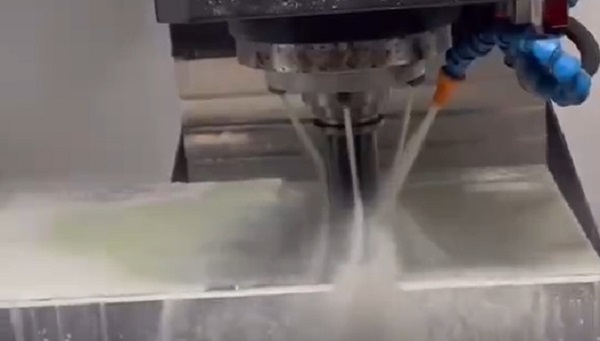 Aluminium table under production